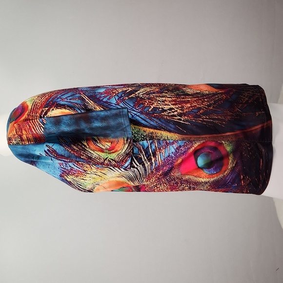 PEACOCK abstract pattern tee, No tags, 52" Chest EUC Unisex 3XL/22/24W - Picture 10 of 11